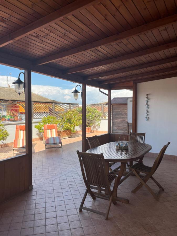Attico Con Terrazza In Via Dei Traghetti Apartment Lido di Ostia Luaran gambar