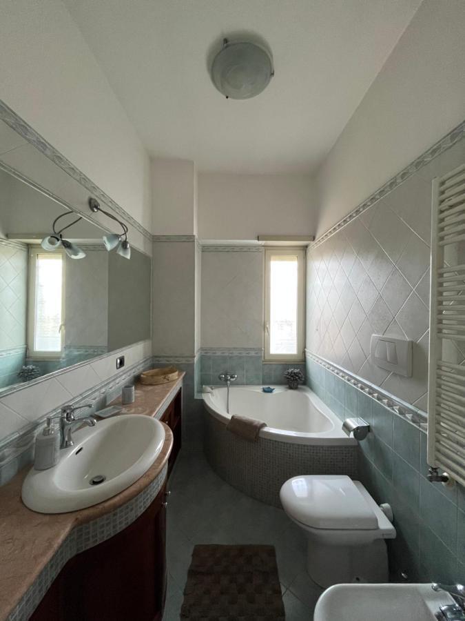 Attico Con Terrazza In Via Dei Traghetti Apartment Lido di Ostia Luaran gambar